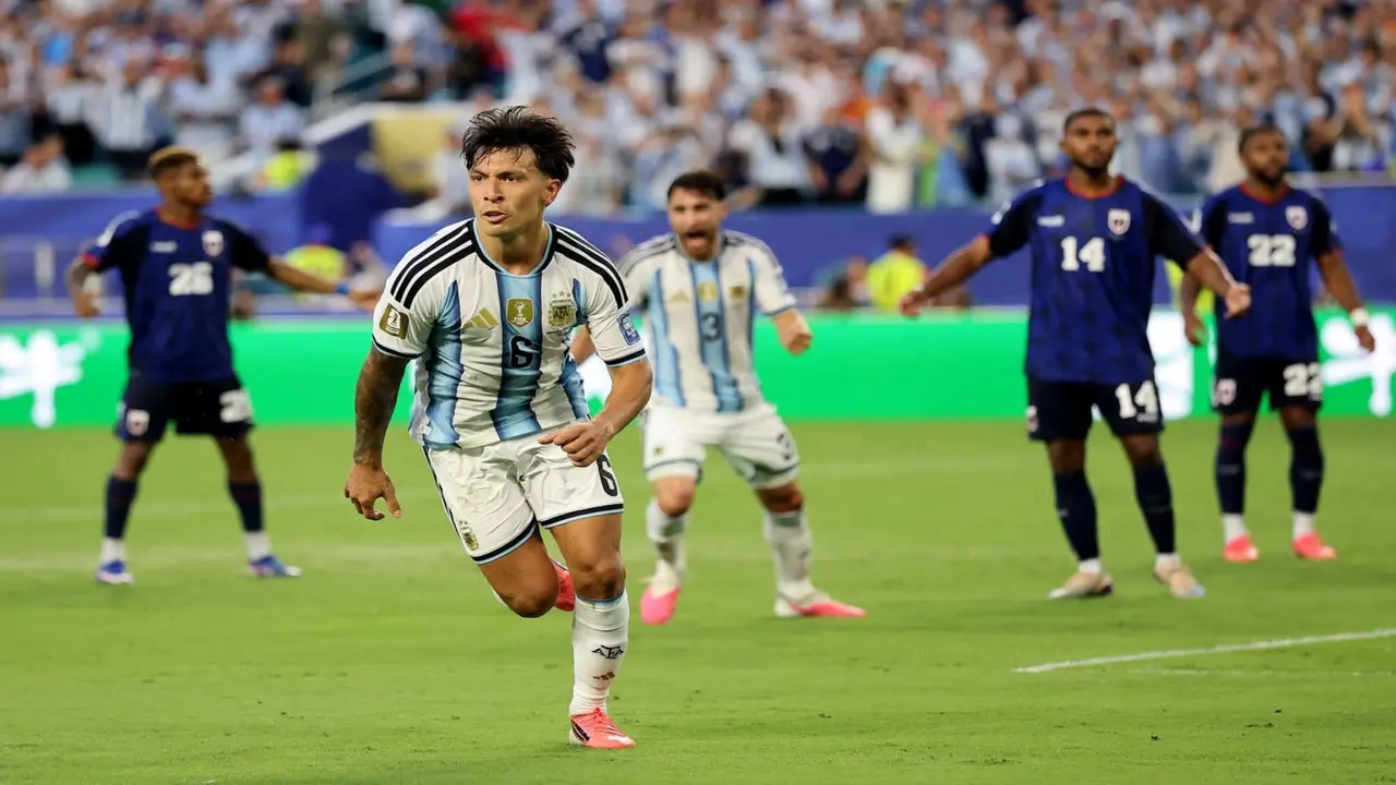 الأرجنتين تواجه مصر في دور الـ16 بكأس العالم بعد انتصار مثير على كاب فيردي